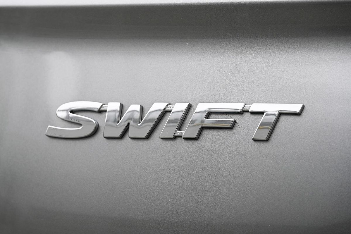 2024 Suzuki Swift Hybrid UZ