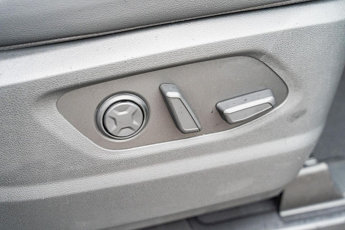 2024 Hyundai STARIA Highlander US4.V3