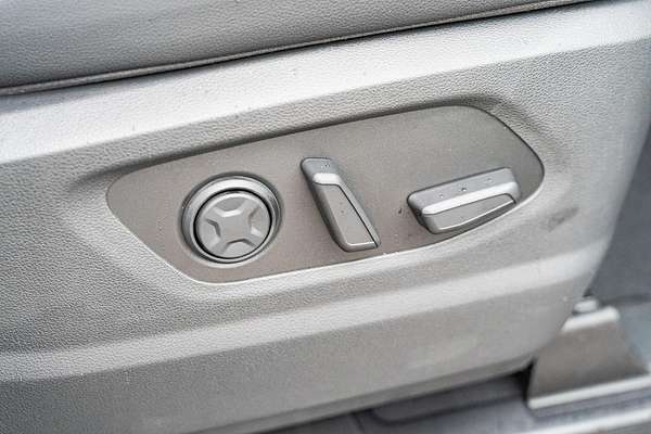 2024 Hyundai STARIA Highlander US4.V3