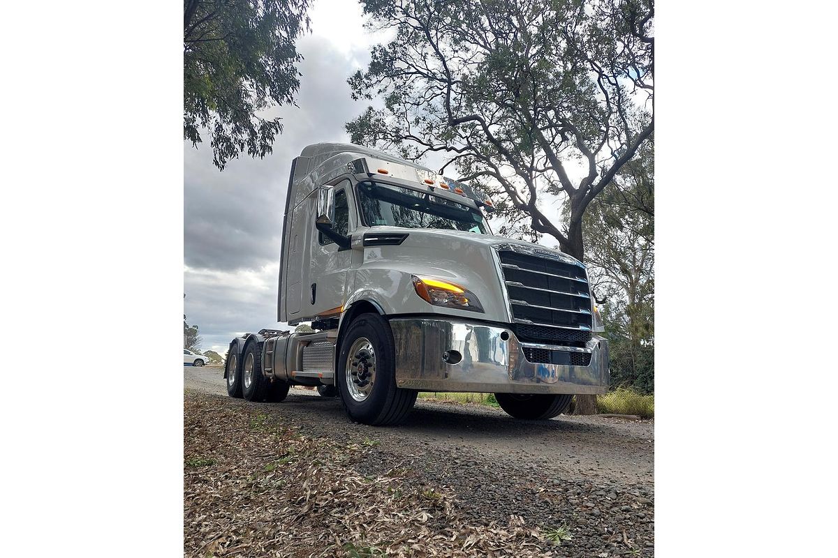 2024 Freightliner Cascadia 126