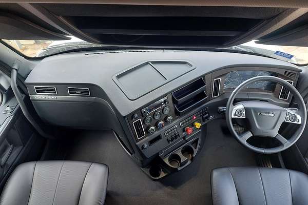 2024 Freightliner Cascadia 126