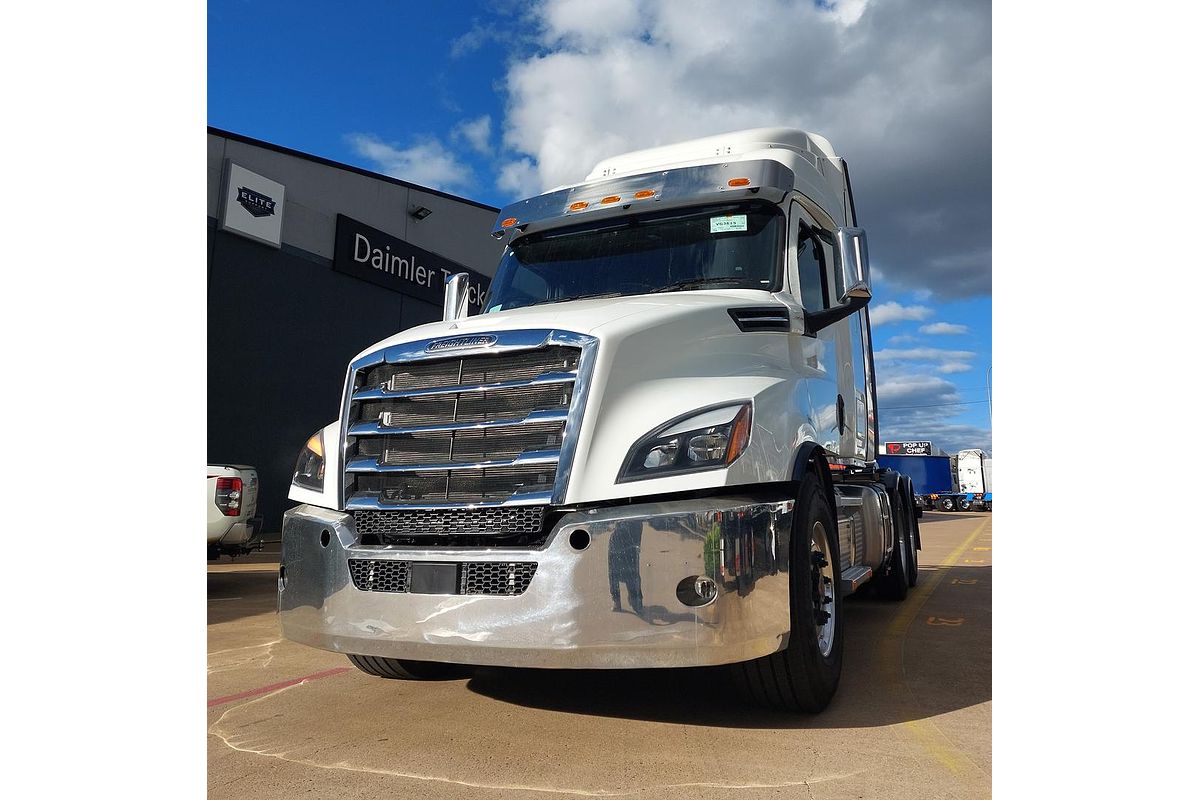 2024 Freightliner Cascadia 126