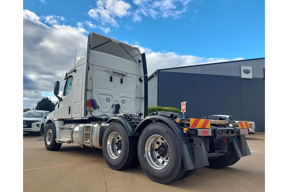 2024 Freightliner Cascadia 126