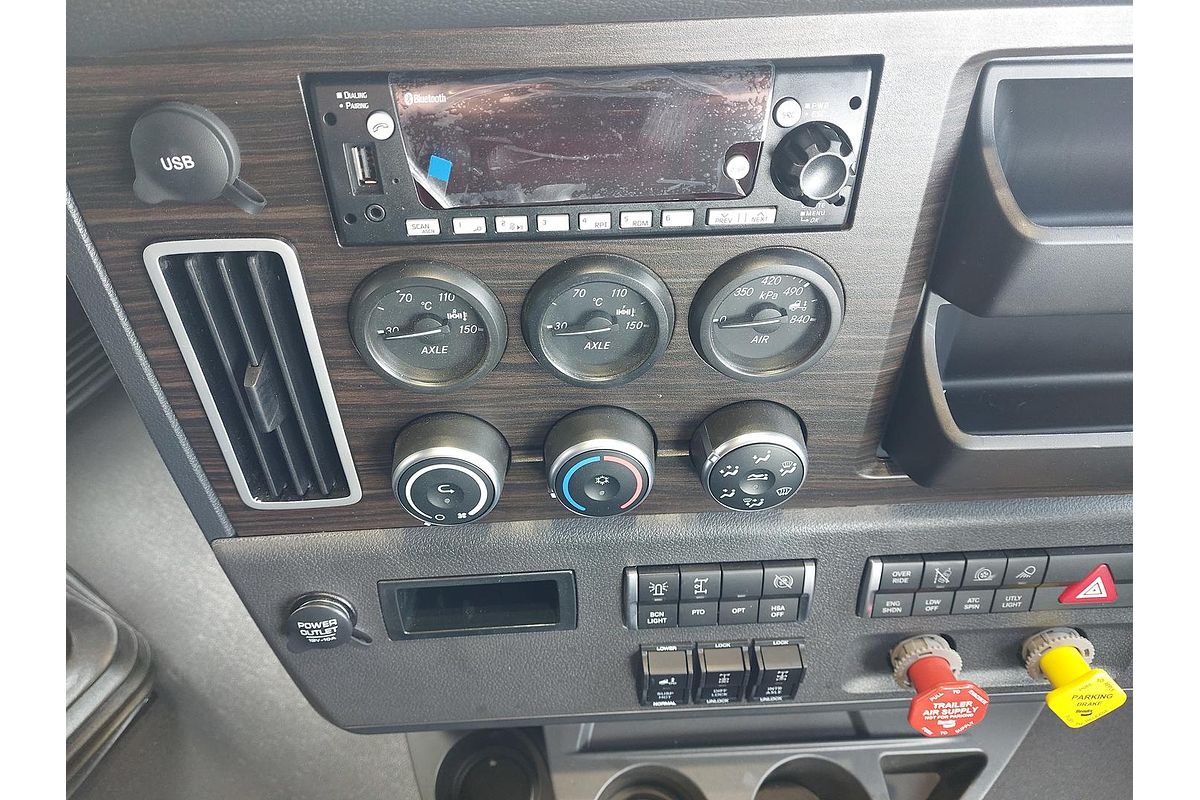 2024 Freightliner Cascadia 126