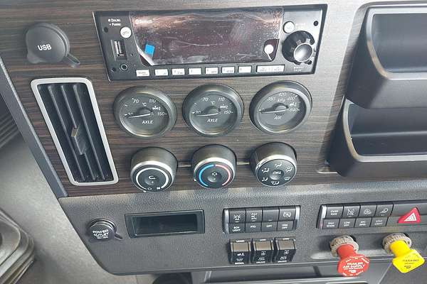 2024 Freightliner Cascadia 126