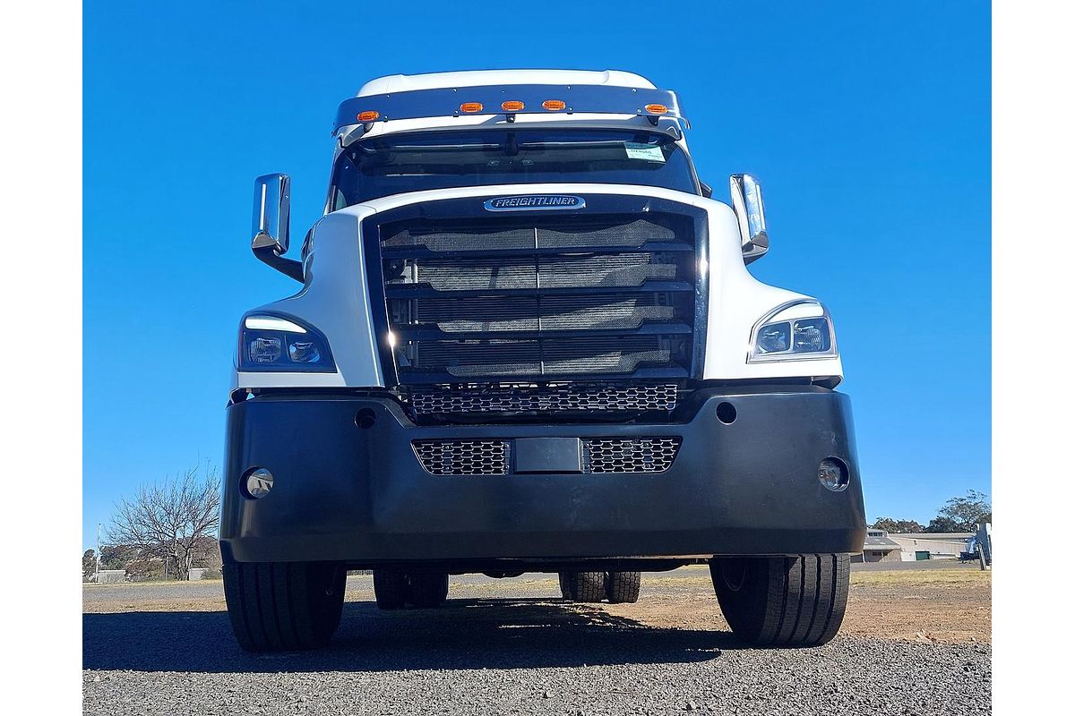 2023 Freightliner Cascadia 126