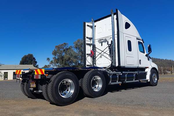 2023 Freightliner Cascadia 126