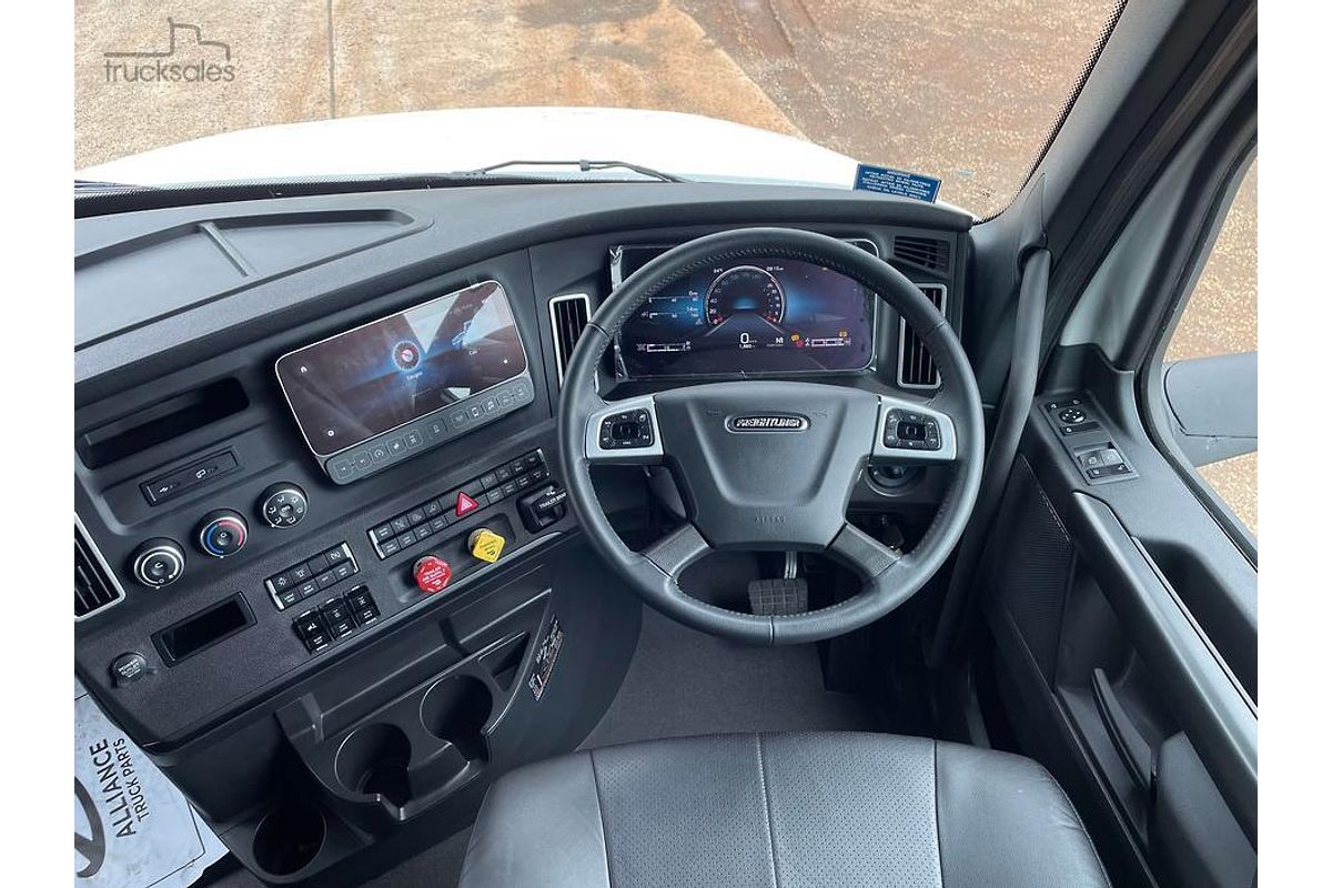 2023 Freightliner Cascadia 126
