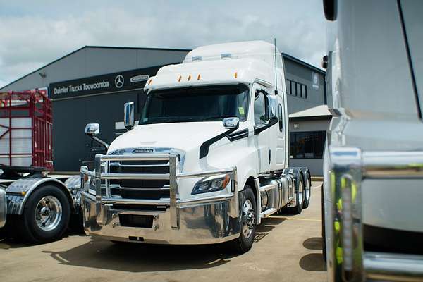 2023 Freightliner Cascadia 126