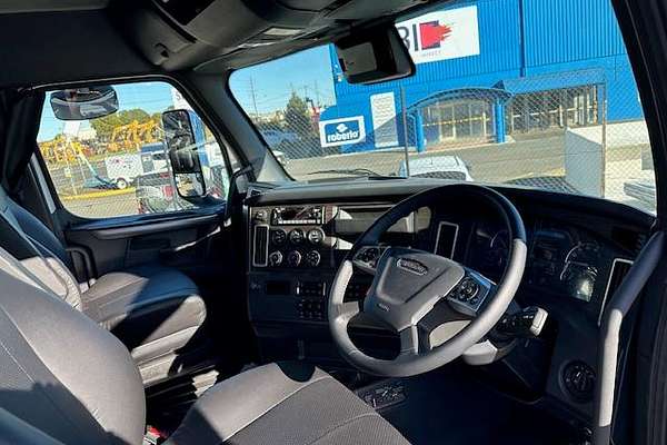 2023 Freightliner Cascadia 116