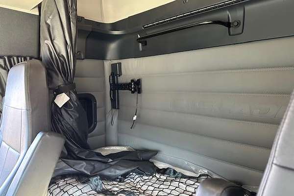 2023 Freightliner Cascadia 116