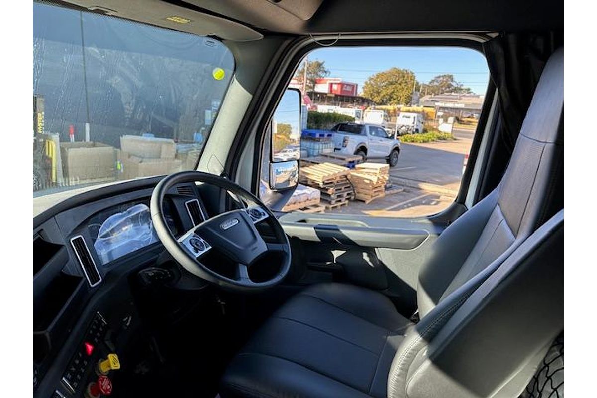2023 Freightliner Cascadia 116