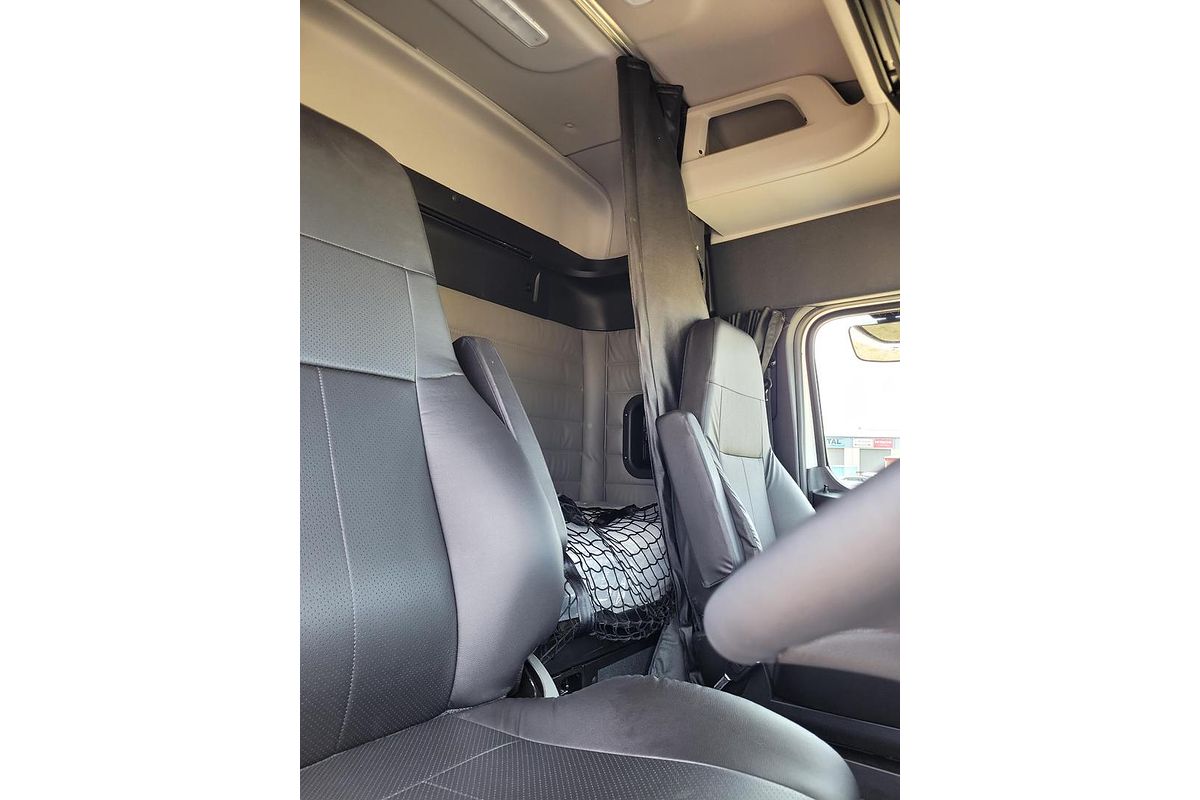 2023 Freightliner Cascadia 116