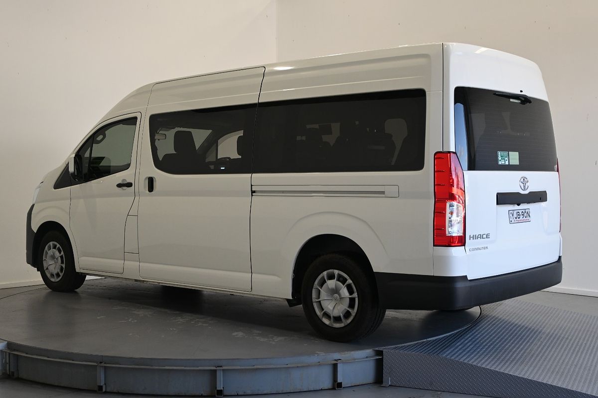 2020 Toyota Hiace bus 9633060G1