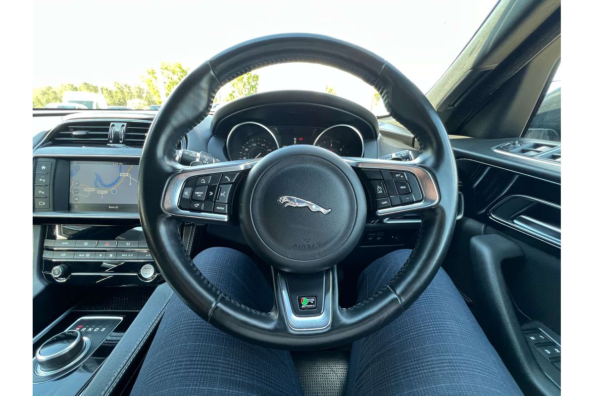 2016 Jaguar F-PACE 30d R-Sport X761