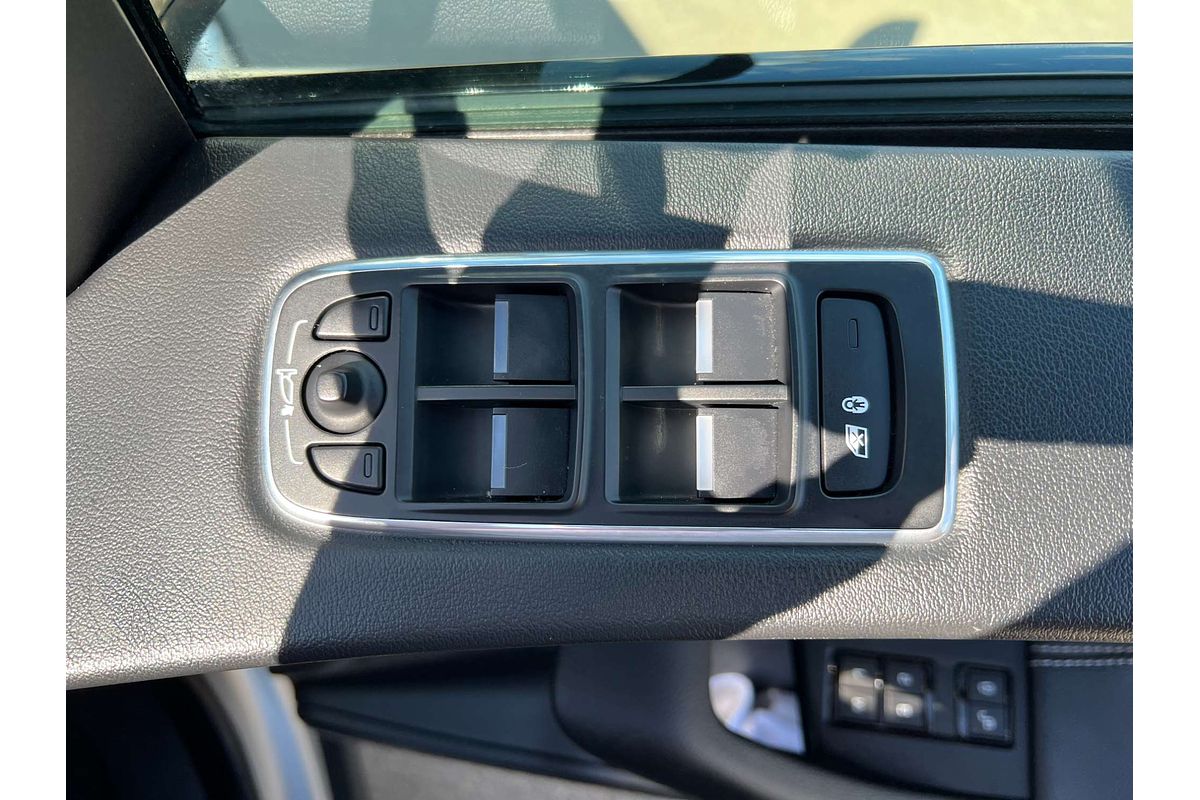 2016 Jaguar F-PACE 30d R-Sport X761