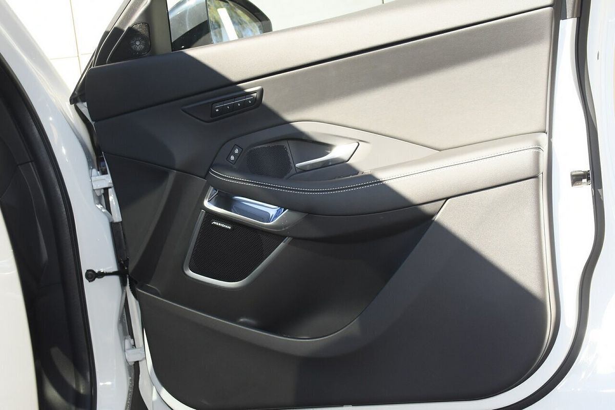 2024 Jaguar E-PACE P250 R-Dynamic SE X540