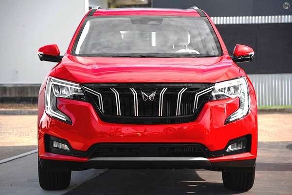 2023 Mahindra XUV700 AX7L