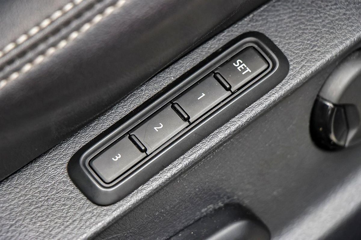 2017 Volkswagen Golf R Wolfsburg Edition 7.5