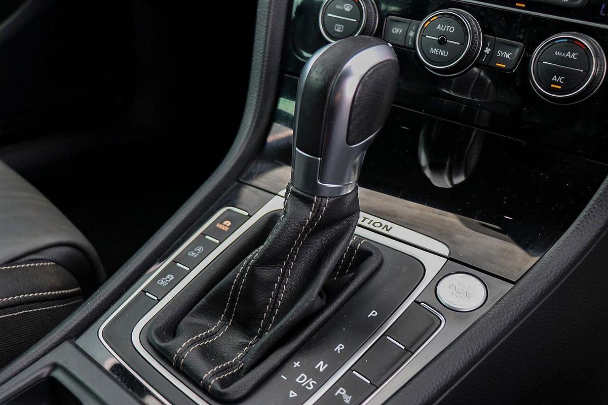 2017 Volkswagen Golf R Wolfsburg Edition 7.5