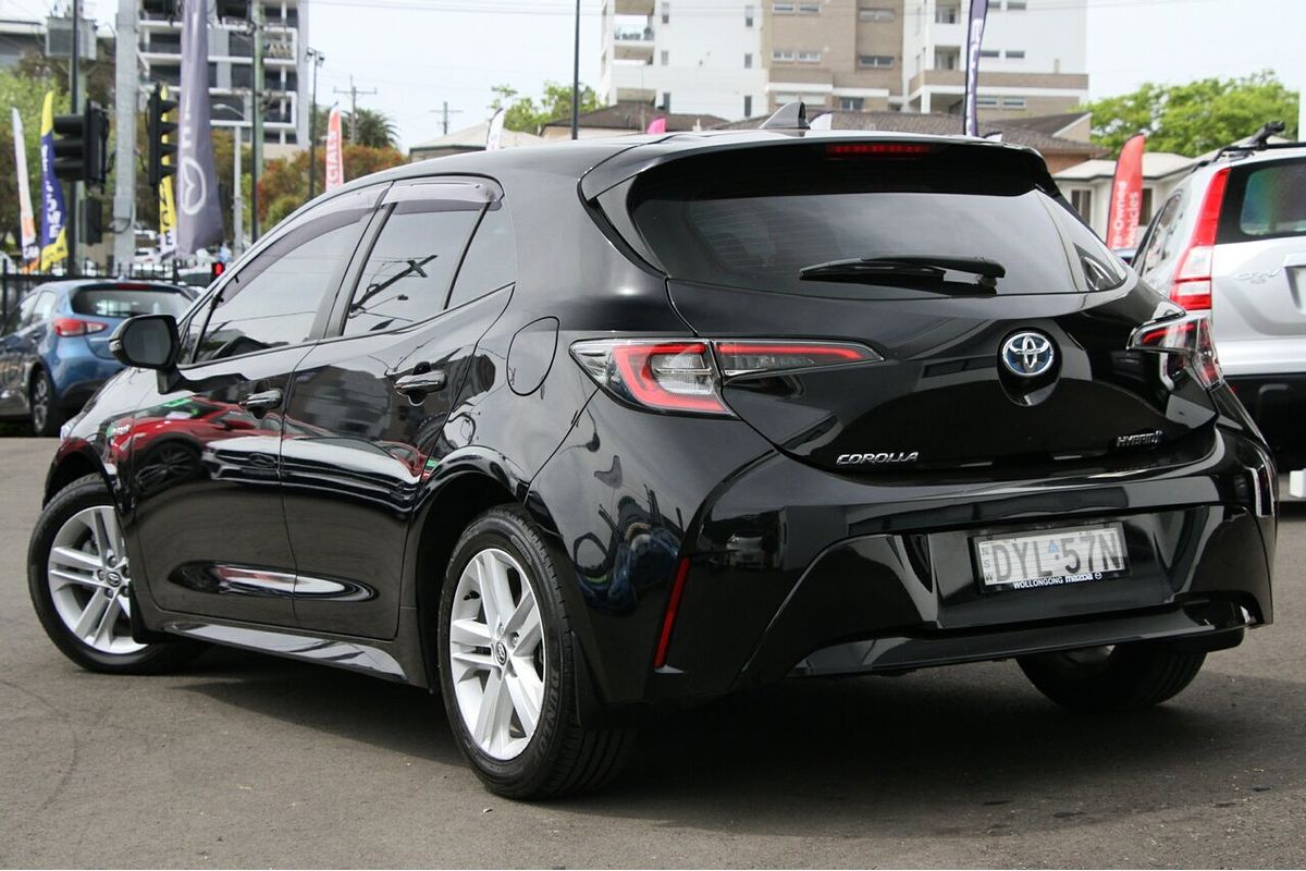 2018 Toyota Corolla Ascent Sport Hybrid ZWE211R