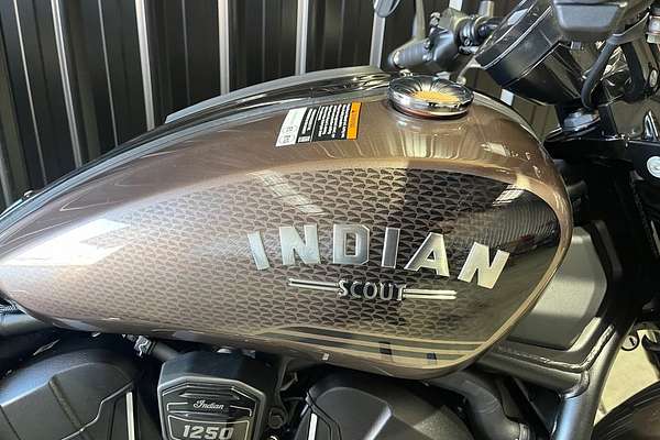 2024 Indian Scout Bobber Limited + Tech