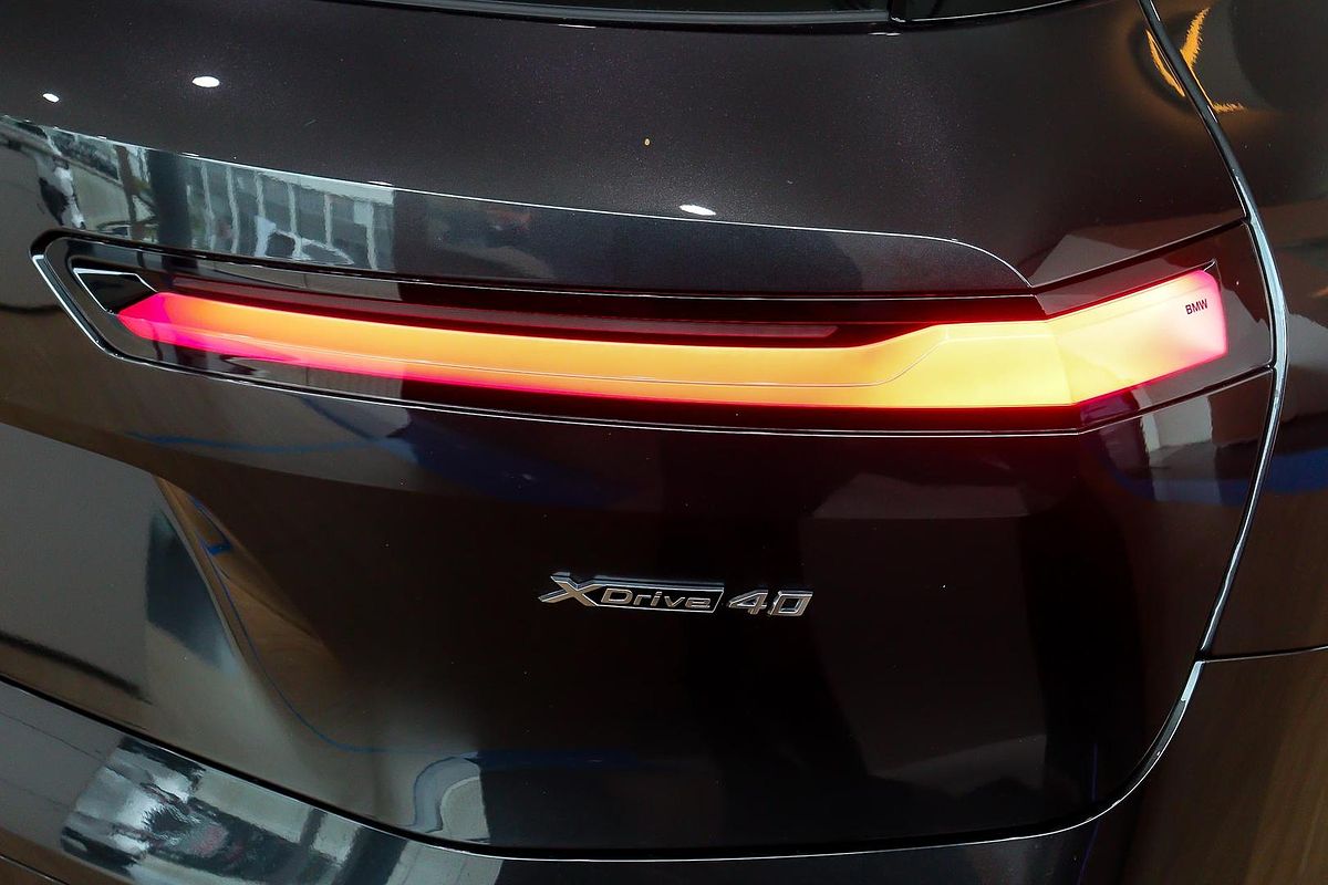 2024 BMW iX xDrive40 Sport I20