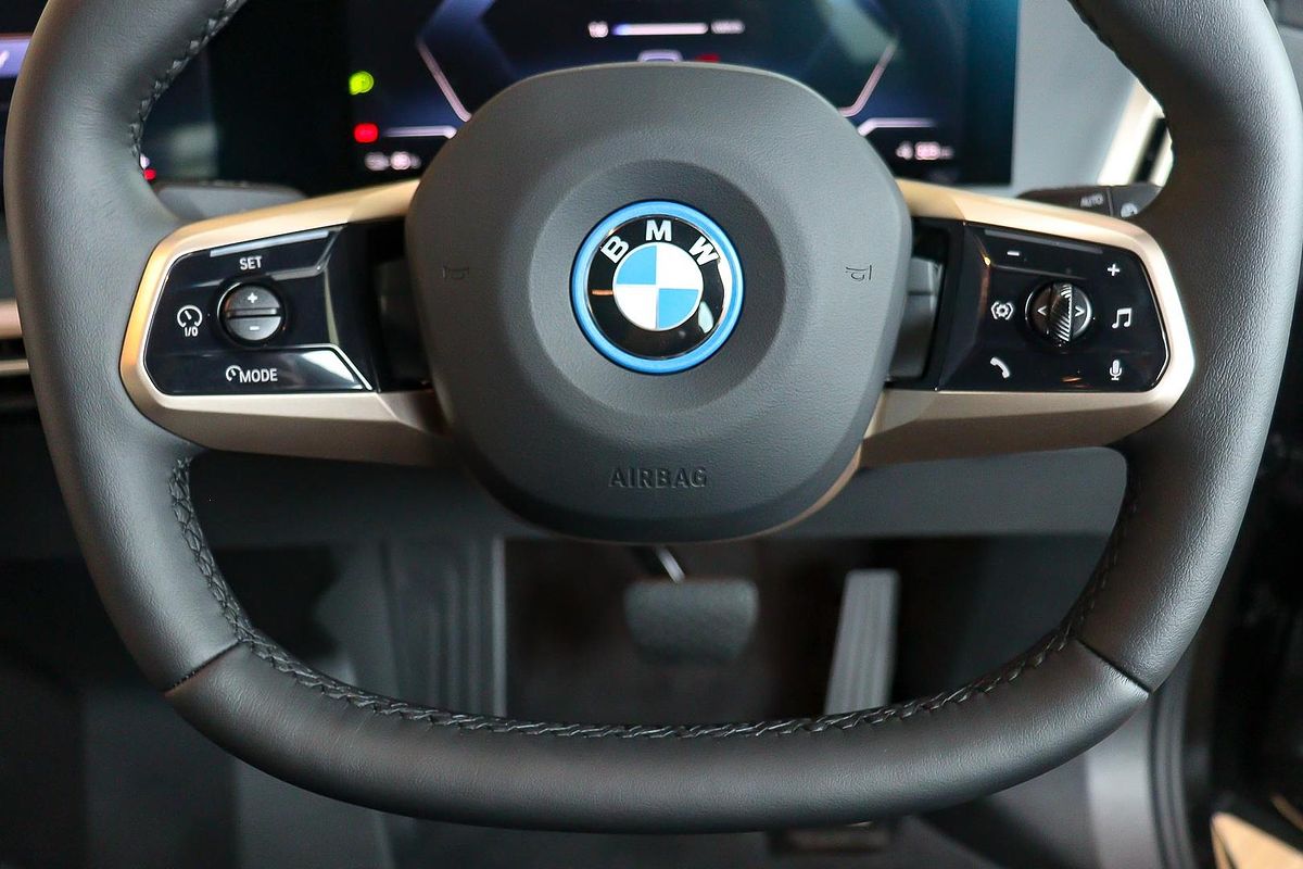 2024 BMW iX xDrive40 Sport I20