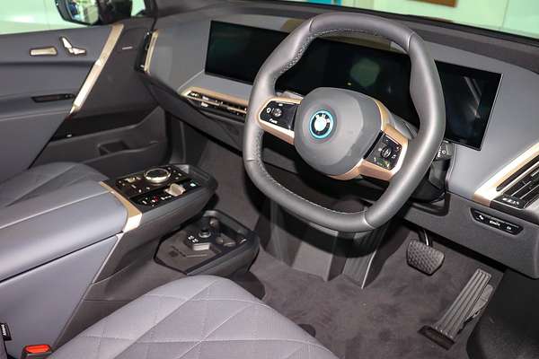 2024 BMW iX xDrive40 Sport I20