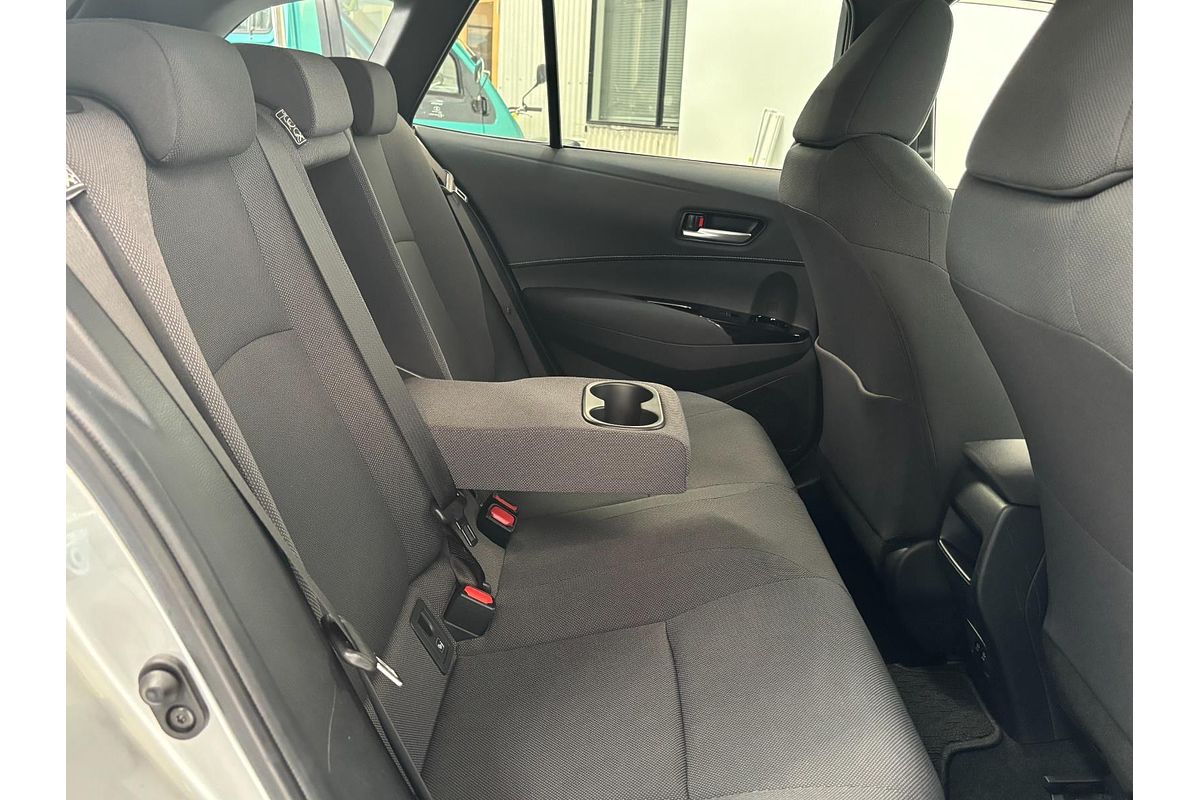 2021 Toyota Corolla Touring Hybrid Touring Hybrid S ZWE211
