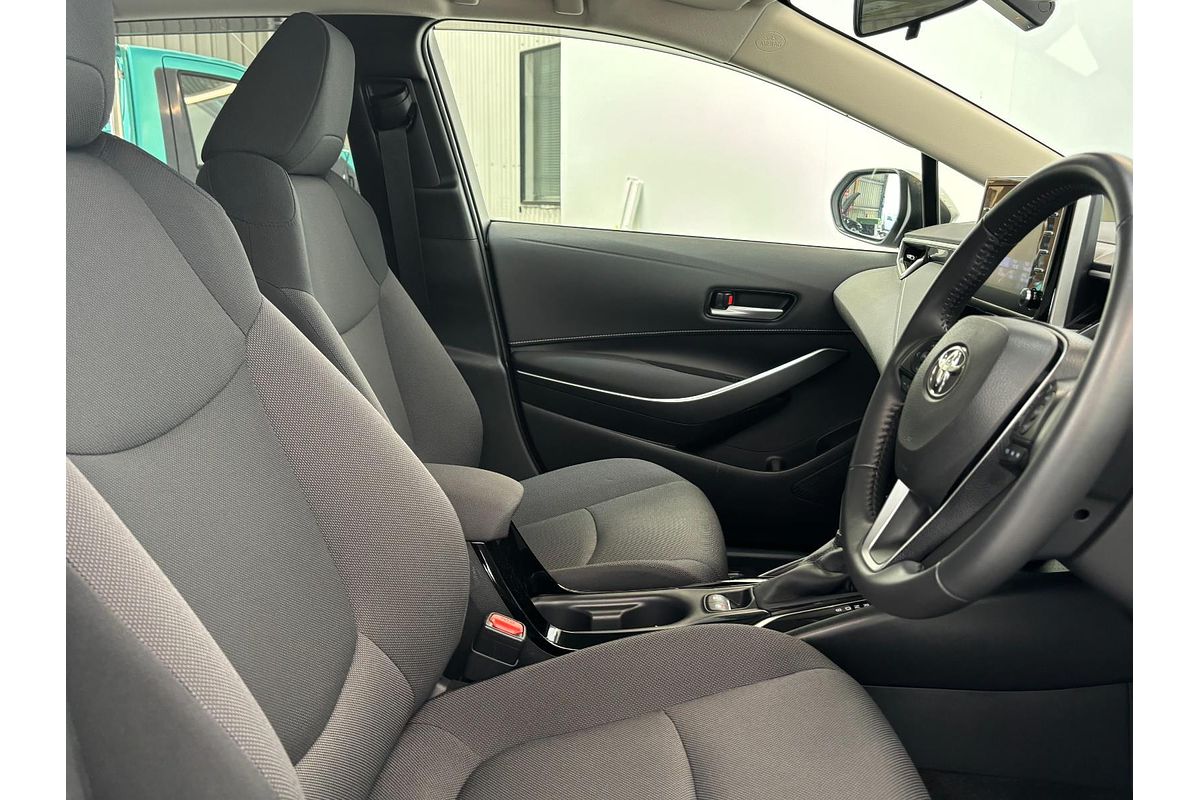 2021 Toyota Corolla Touring Hybrid Touring Hybrid S ZWE211