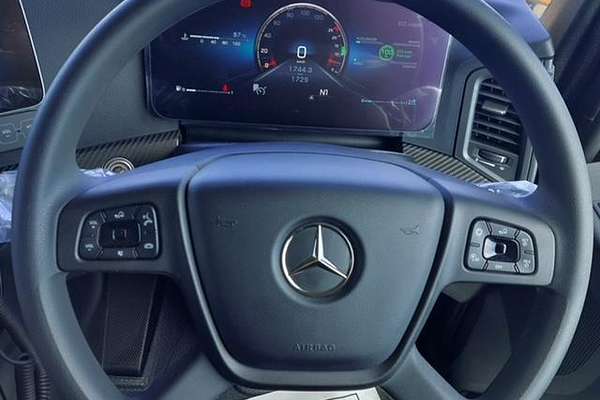 2023 Mercedes-Benz Actros 2663