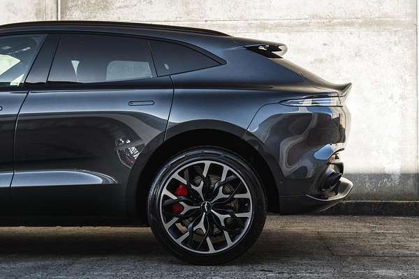 2020 Aston Martin DBX