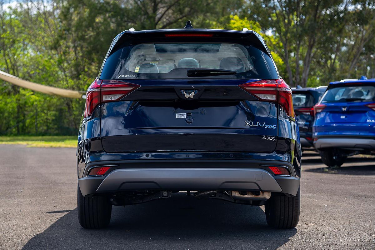 2024 Mahindra XUV700 AX7L