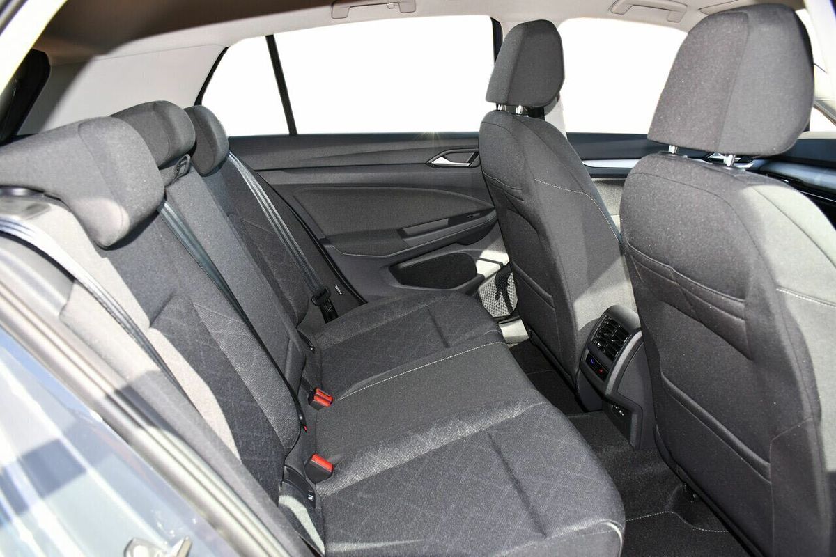 2024 Volkswagen Golf 110TSI Life 8