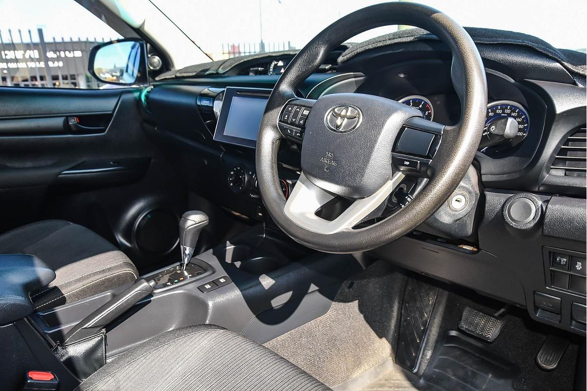 2015 Toyota Hilux SR GUN126R 4X4