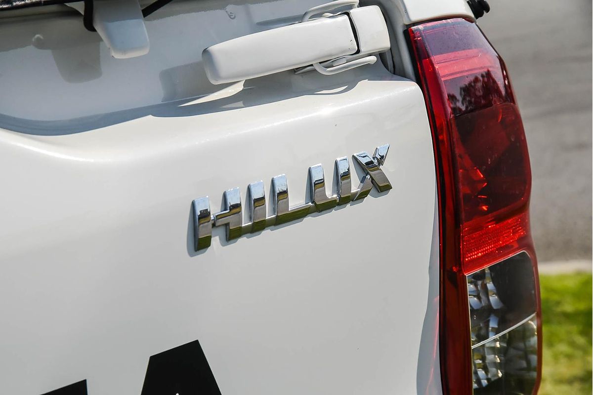 2015 Toyota Hilux SR GUN126R 4X4