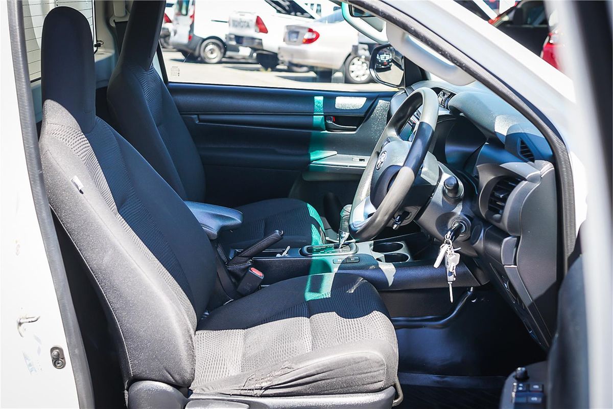 2018 Toyota Hilux SR GUN126R 4X4
