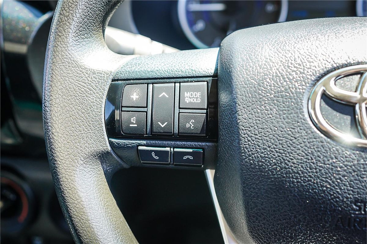 2018 Toyota Hilux SR GUN126R 4X4