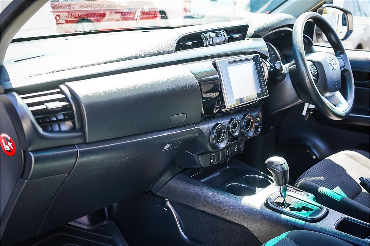 2018 Toyota Hilux SR GUN126R 4X4