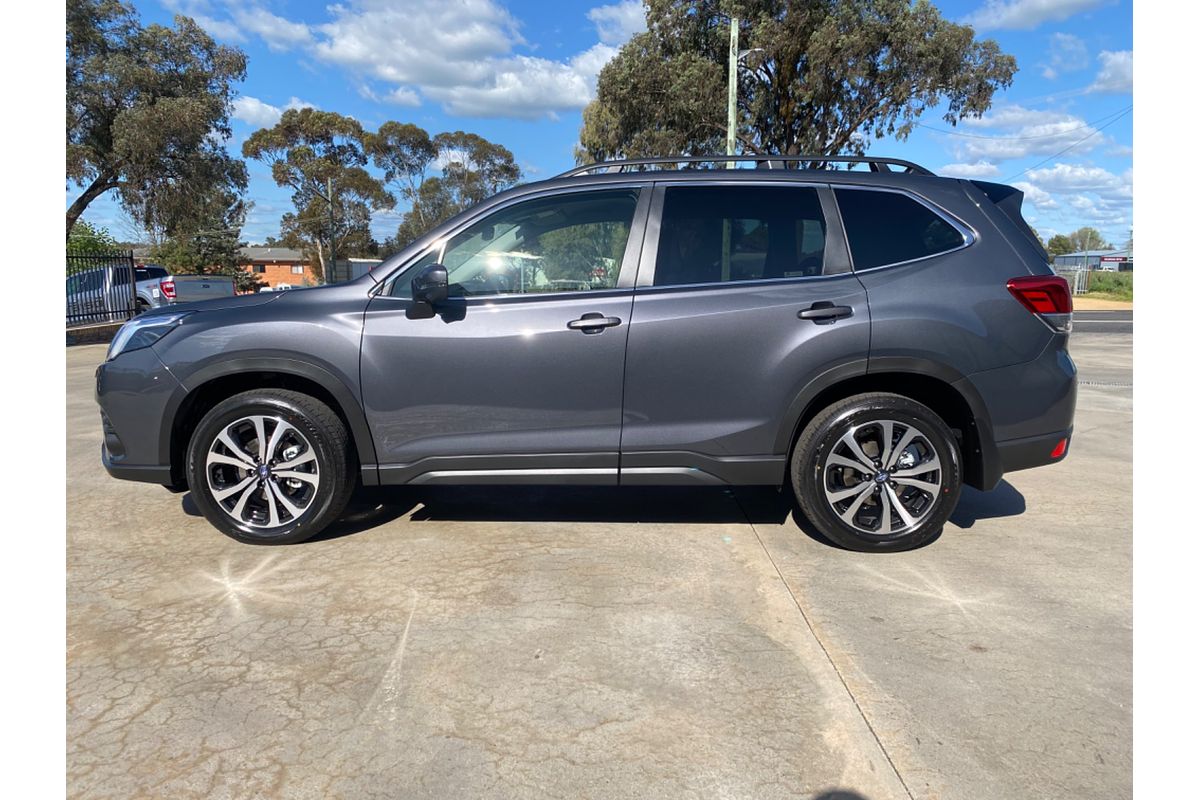 2024 Subaru Forester 2.5i Premium S5