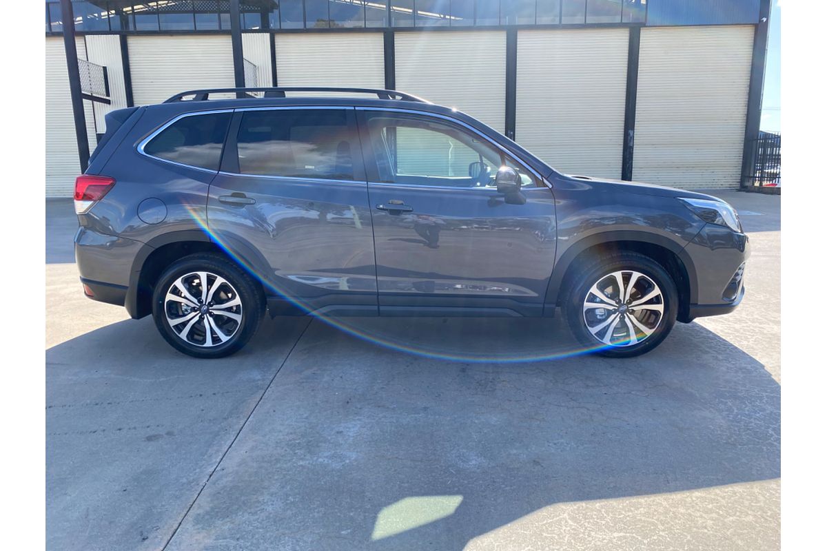 2024 Subaru Forester 2.5i Premium S5