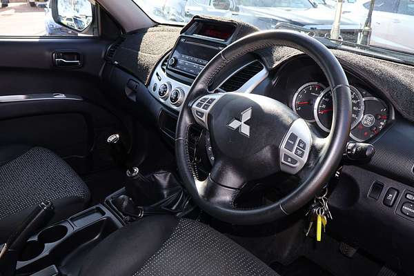 2015 Mitsubishi Triton GLX-R MN 4X4