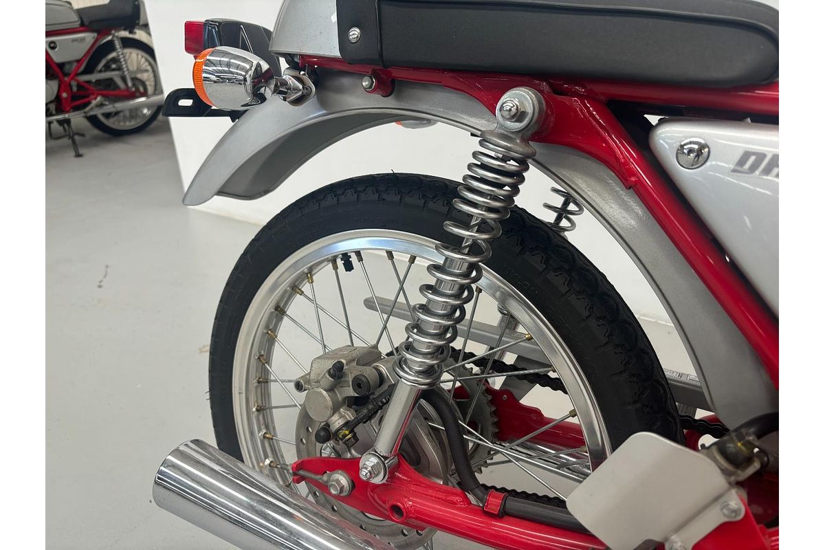 1997 Honda Dream 50 / AC15 (CB50) Dream