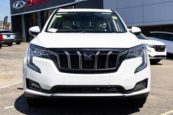 2024 Mahindra XUV700 AX7L