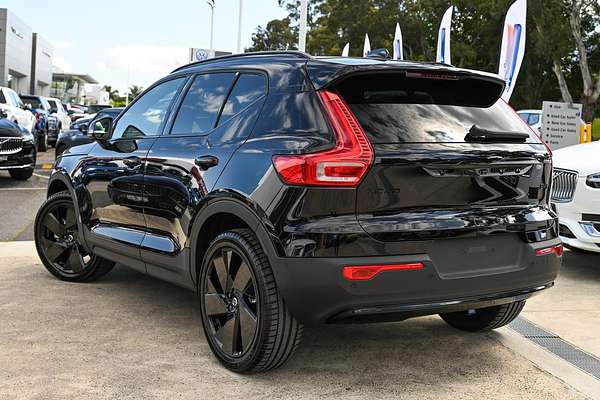 2024 Volvo XC40 Black Edition