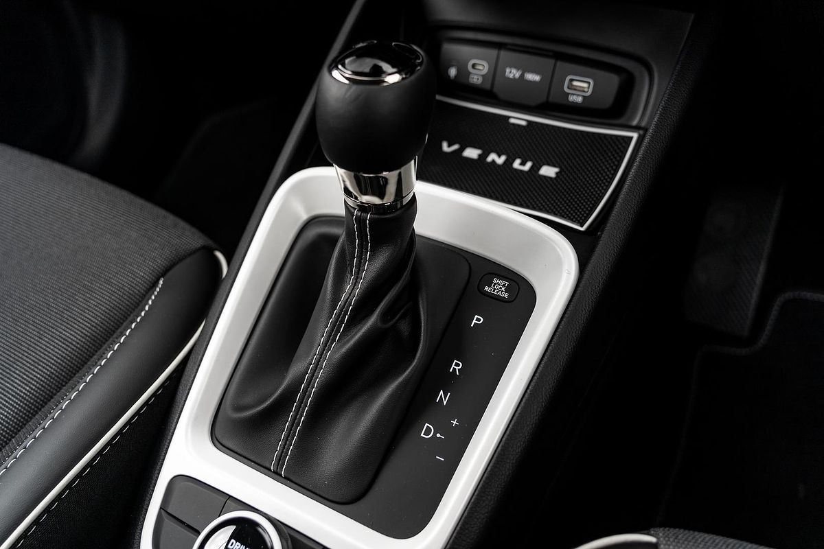 2024 Hyundai Venue Elite QX.V5