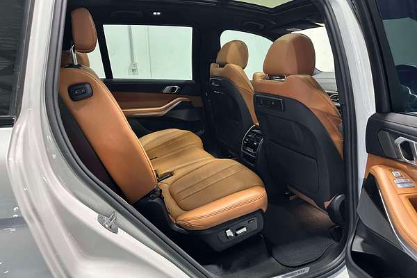 2019 BMW X7 xDrive30d G07