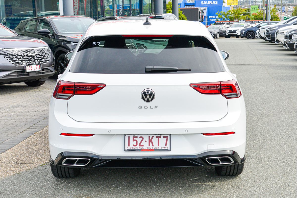 2023 Volkswagen Golf 110TSI R-Line 8