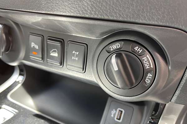 2024 Nissan Navara ST-X D23 4X4